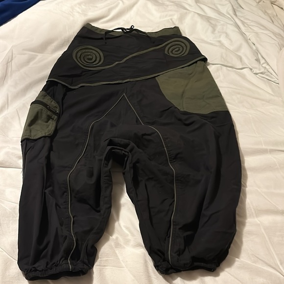 Slouchy harem pants. Made by Gekko London. Ethically made artisanship . - Picture 2 of 6